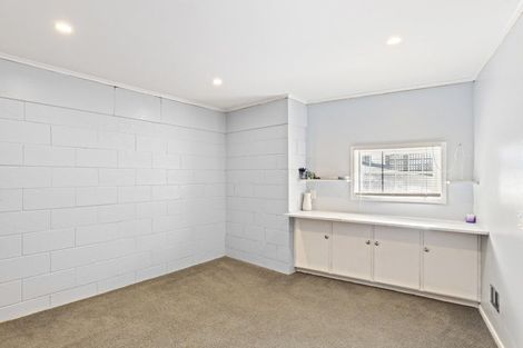 Photo of property in 52 Queens Road, Glen Avon, New Plymouth, 4312