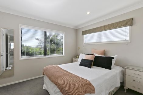 Photo of property in 21 Corsica Way, Karaka, Papakura, 2113