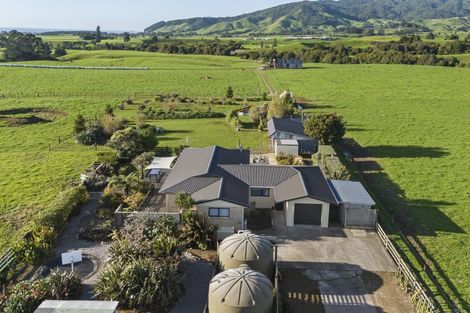 Photo of property in 37 Upper Pitone Road, Pitone, New Plymouth, 4374