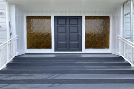 Photo of property in 34 Somes Crescent, Newlands, Wellington, 6037