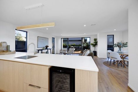 Photo of property in 10 Eliot Street, New Plymouth, 4310