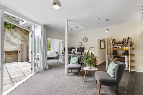 Photo of property in 21 Simla Crescent, Khandallah, Wellington, 6035