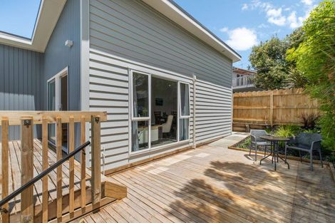 Photo of property in 15 Rosario Crescent, Red Beach, 0932
