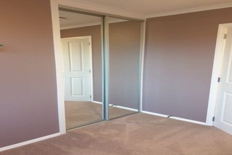 Photo of property in 111 Ruskin Road, Newlands, Wellington, 6037