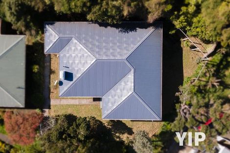 Photo of property in 58 Kenmore Street, Newlands, Wellington, 6037