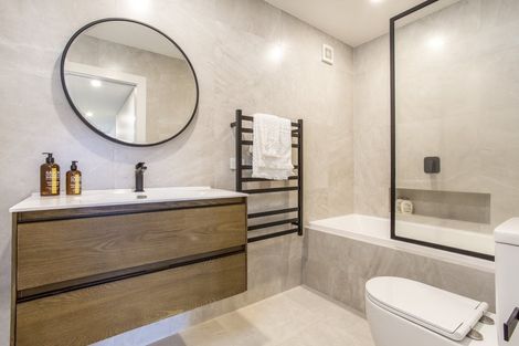 Photo of property in 8a Huka Road, Birkenhead, Auckland, 0626