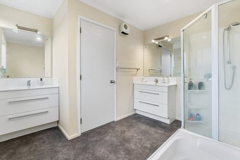 Photo of property in 22 Dukes Road North, Mosgiel, 9092