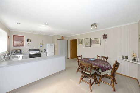 Photo of property in 15 Kamahi Place, Bishopdale, Christchurch, 8051