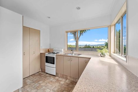 Photo of property in 38 Donovan Avenue, Massey, Auckland, 0614