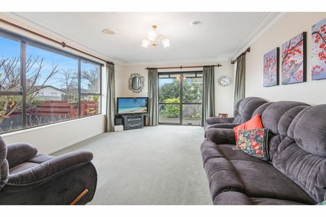 Photo of property in 2/40 Sarabande Avenue, Redwood, Christchurch, 8051