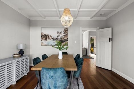 Photo of property in 15 Taradale Road, Marewa, Napier, 4110