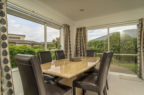 Photo of property in 17 Crown Hill, Paraparaumu, 5032
