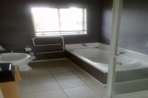 Photo of property in 39 Seymour Road, Sunnyvale, Auckland, 0612