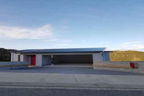 Photo of property in 25 Grumman Lane, Newlands, Wellington, 6037