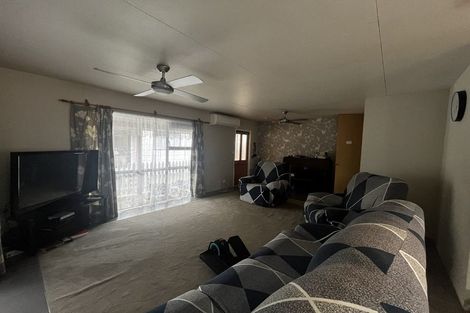 Photo of property in 20 Ocean View Road, Northcote, Auckland, 0627