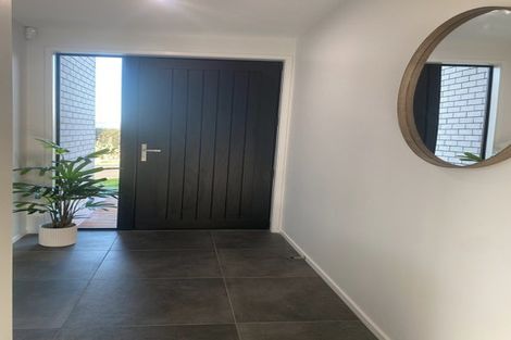 Photo of property in 2 Tirikatene Avenue, Paerata, 2124