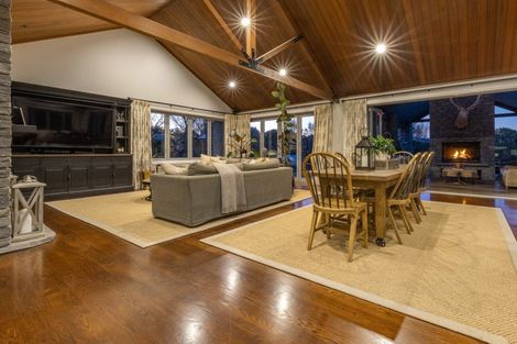 Photo of property in 2 Otaihanga Road, Paraparaumu Beach, Paraparaumu, 5032