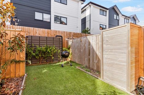 Photo of property in 6/19 Karamu Street, Te Atatu Peninsula, Auckland, 0610