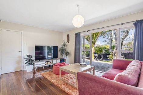 Photo of property in 18 Poto Street, Te Atatu South, Auckland, 0610