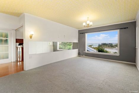 Photo of property in 741 South Titirangi Road, Titirangi, Auckland, 0604