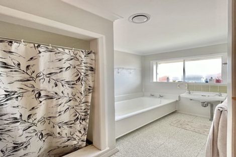 Photo of property in 58f1- Oregon Drive, Maoribank, Upper Hutt, 5018