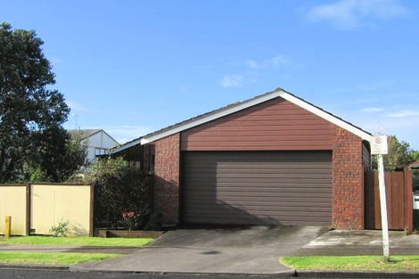 Photo of property in 1/17 Galloway Crescent, Farm Cove, Auckland, 2012