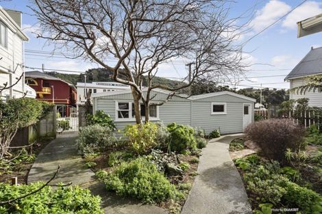 Photo of property in 211 The Parade, Island Bay, Wellington, 6023