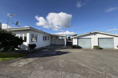 Photo of property in 17 Howard Road, Taradale, Napier, 4112