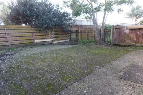 Photo of property in 2/67a Kenderdine Road, Papatoetoe, Auckland, 2025
