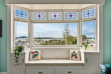 Photo of property in 16 Alfred Street, Northcote Point, Auckland, 0627