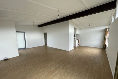 Photo of property in 1 Hewlett Road, Massey, Auckland, 0614