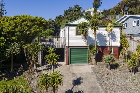 Photo of property in 1 The Spinney, Titahi Bay, Porirua, 5022