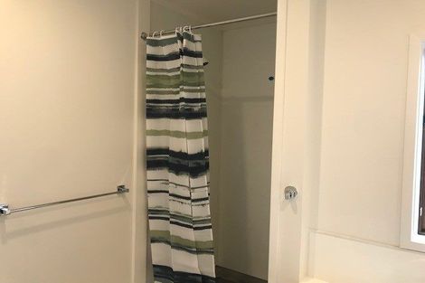 Photo of property in 12 Prince Regent Drive, Half Moon Bay, Auckland, 2012