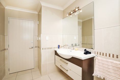 Photo of property in 18 Mauchline Street, Wallacetown, 9816