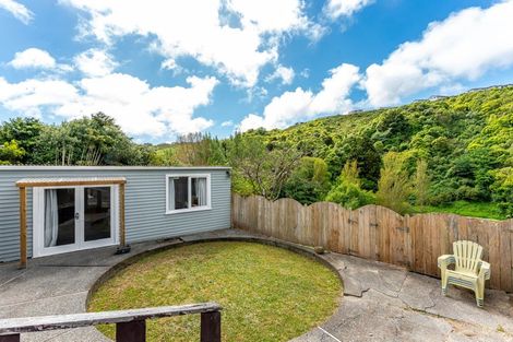 Photo of property in 77 Champion Street, Cannons Creek, Porirua, 5024