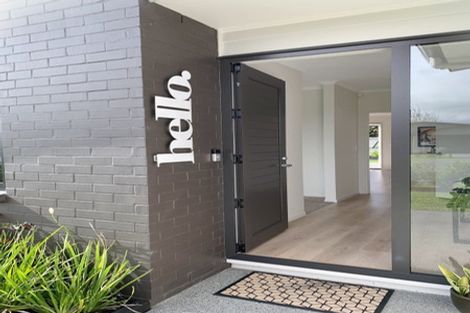 Photo of property in 34 Waituarua Drive, Takanini, 2112