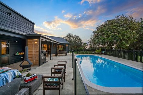 Photo of property in 7 Attwood Road, Paremoremo, Auckland, 0632