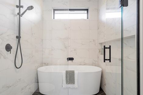 Photo of property in 2 Shearwater Lane, Point Wells, 0986