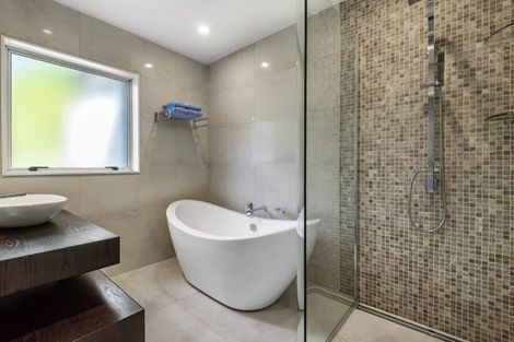 Photo of property in 7 Bushglen Court, Browns Bay, Auckland, 0630