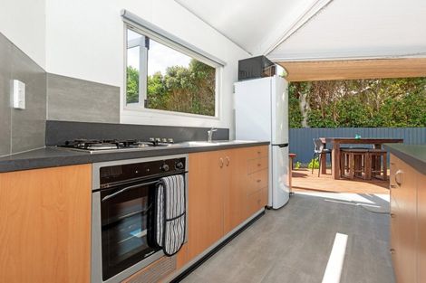 Photo of property in 86 Fortescue Street, Mahia, 4198