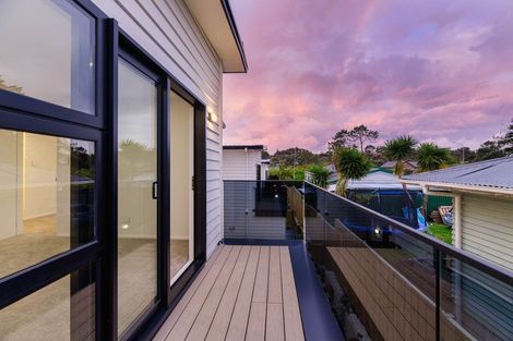 Photo of property in 44a Godley Road, Green Bay, Auckland, 0604