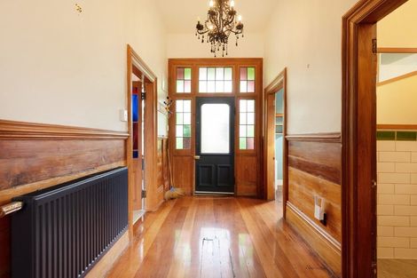 Photo of property in 115 Tasman Street, Mount Cook, Wellington, 6021