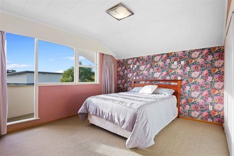 Photo of property in 8 Nimmo Avenue, Waikanae, 5036