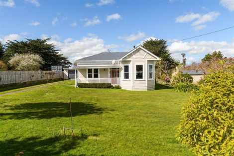 Photo of property in 8 Ngareta Street, Marton, 4710