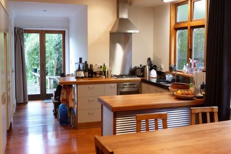 Photo of property in 29 Melrose Road, Island Bay, Wellington, 6023