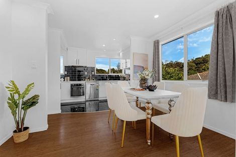 Photo of property in 20 Finn Place, Totara Vale, Auckland, 0629