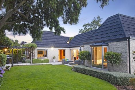 Photo of property in 15 Chepstow Avenue, Fendalton, Christchurch, 8052