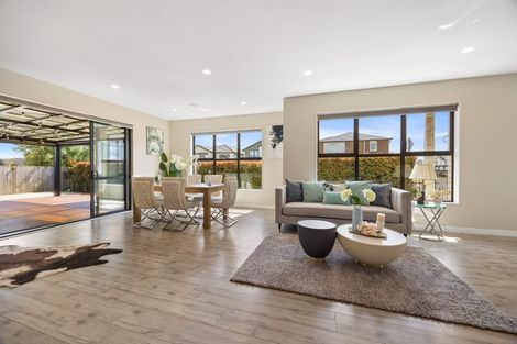 Photo of property in 67 Drumbuoy Drive, Flat Bush, Auckland, 2019