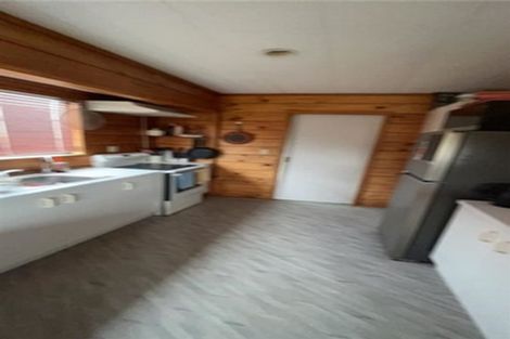 Photo of property in 36 Meadowvale Rise, Titirangi, Auckland, 0604