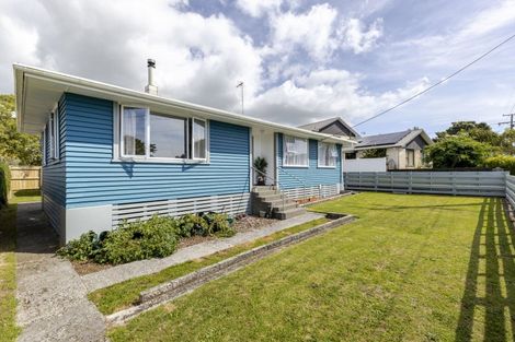 Photo of property in 18 Cowling Road, Hurdon, New Plymouth, 4310